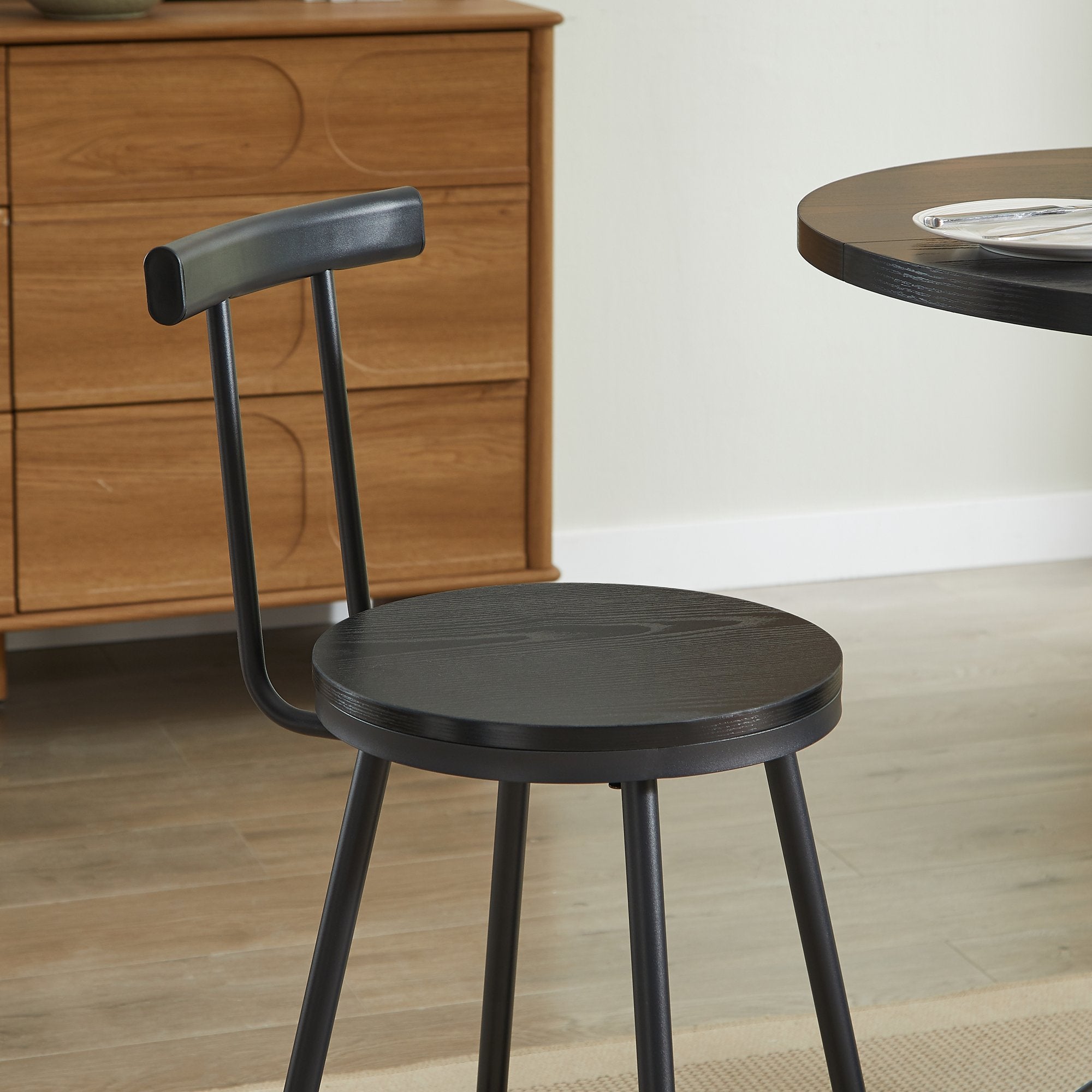 3-Piece Bar Table and Stool Set 31.5-inch round bar table with two stools Compact wooden dining bar with metal ring footrest Ideal, cafes – Black