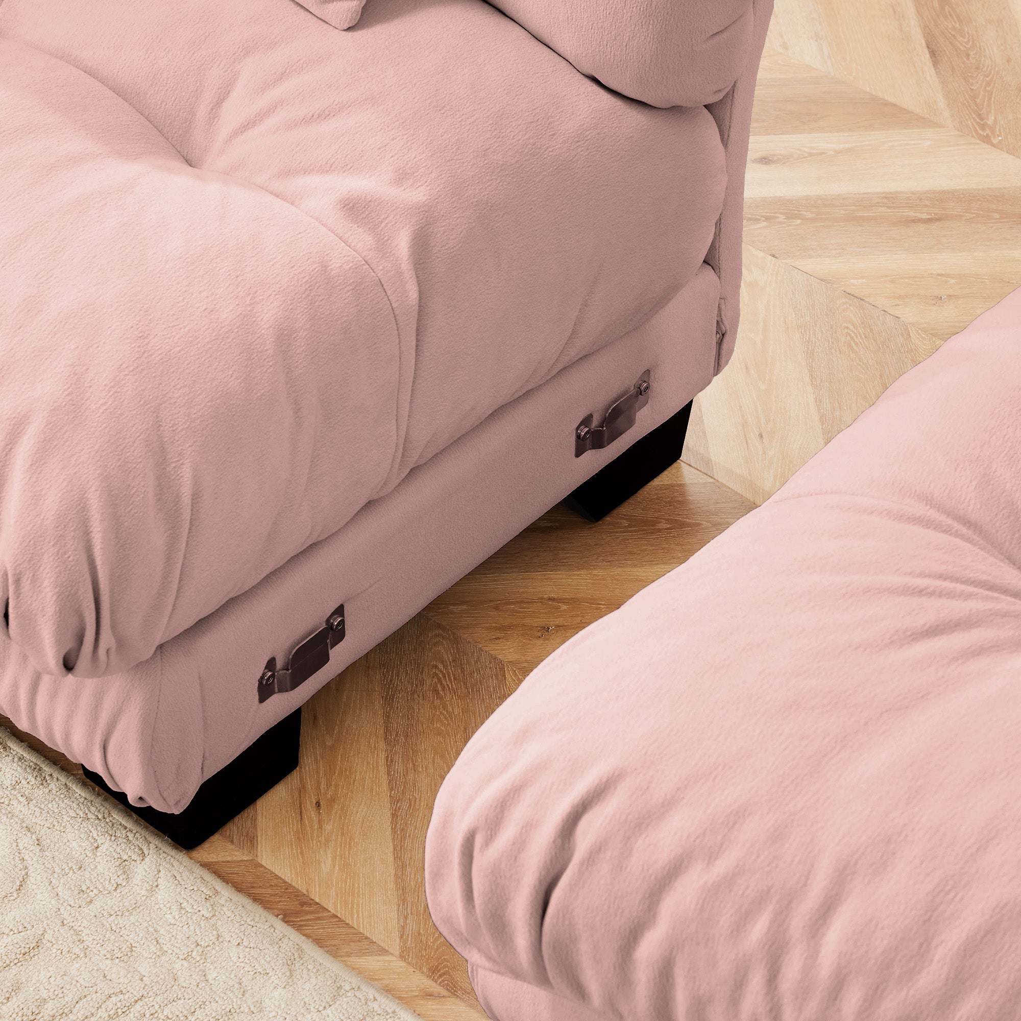 Pariss Sofa RSF W/2 pillows - Pink